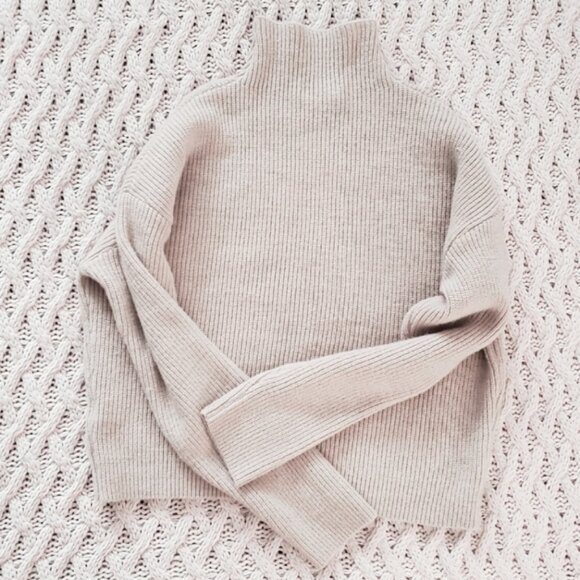 RETROD Oversized Beige Knit Mock Neck Sweater - Picture 4 of 4